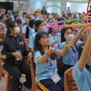 รอง ผอ.รพ.ทันตกรรม คณะทันตะฯ มช. ร่วมแสดงความยินดีนักศึกษาทุน กสศ. หลักสูตรผู้ช่วยทันตแพทย์