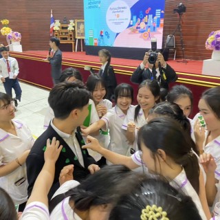 รอง ผอ.รพ.ทันตกรรม คณะทันตะฯ มช. ร่วมแสดงความยินดีนักศึกษาทุน กสศ. หลักสูตรผู้ช่วยทันตแพทย์