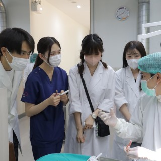 คณะทันตะฯ มช. ให้การต้อนรับนักศึกษาทันตแพทย์ จาก Tohoku University