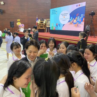 รอง ผอ.รพ.ทันตกรรม คณะทันตะฯ มช. ร่วมแสดงความยินดีนักศึกษาทุน กสศ. หลักสูตรผู้ช่วยทันตแพทย์