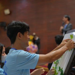 รอง ผอ.รพ.ทันตกรรม คณะทันตะฯ มช. ร่วมแสดงความยินดีนักศึกษาทุน กสศ. หลักสูตรผู้ช่วยทันตแพทย์