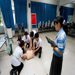 ฝึกเข้ม! นักศึกษาทันตแพทย์ปี 4  เรียนรู้รับมือภาวะฉุกเฉินทางอายุรศาสตร์ ในคลินิกทันตกรรม