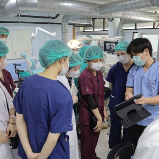 คณะทันตะฯ มช. ให้การต้อนรับนักศึกษาทันตแพทย์ จาก Tohoku University